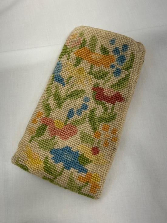 Vintage Accessories - Vintage Floral Needlepoint Glasses Case in Beige, Green, Blue, Yellow, Pink